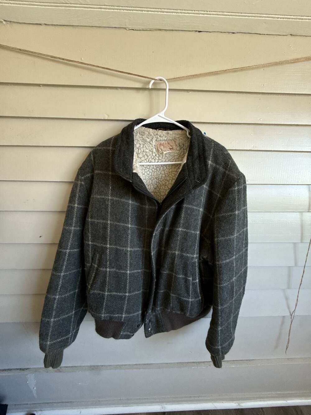 SUPER VINTAGE Wool Jacket Size  Grey Plaid Sherpa Lined Fox Collection